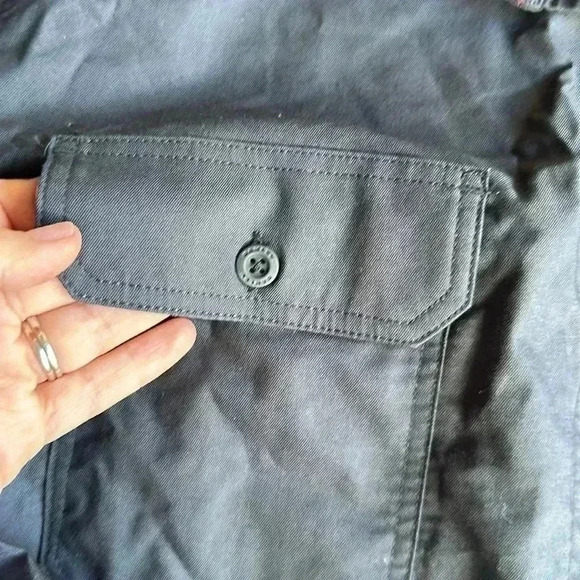 Oakley - Picture 2 of 5